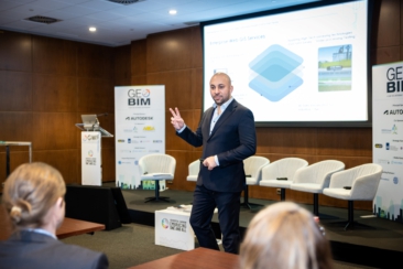 Corporate event photography, conference photography, a speaker is presenting and interacting with the audience during the GEO BIM conference in Rotterdam