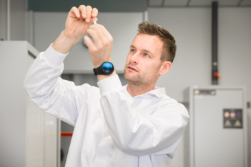 Lifestyle corporate photography, portrait of professional pharmaceutical researchers in their lab, Leiden